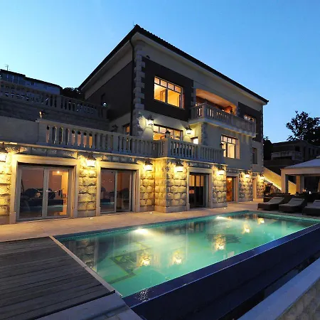 Apartments Villa Isabella Opatija Exterior photo