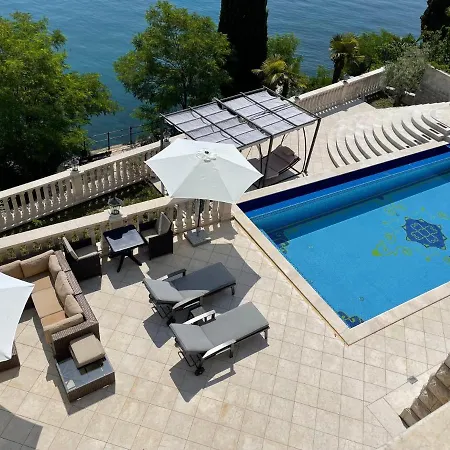 Apartments Villa Isabella Opatija Exterior photo